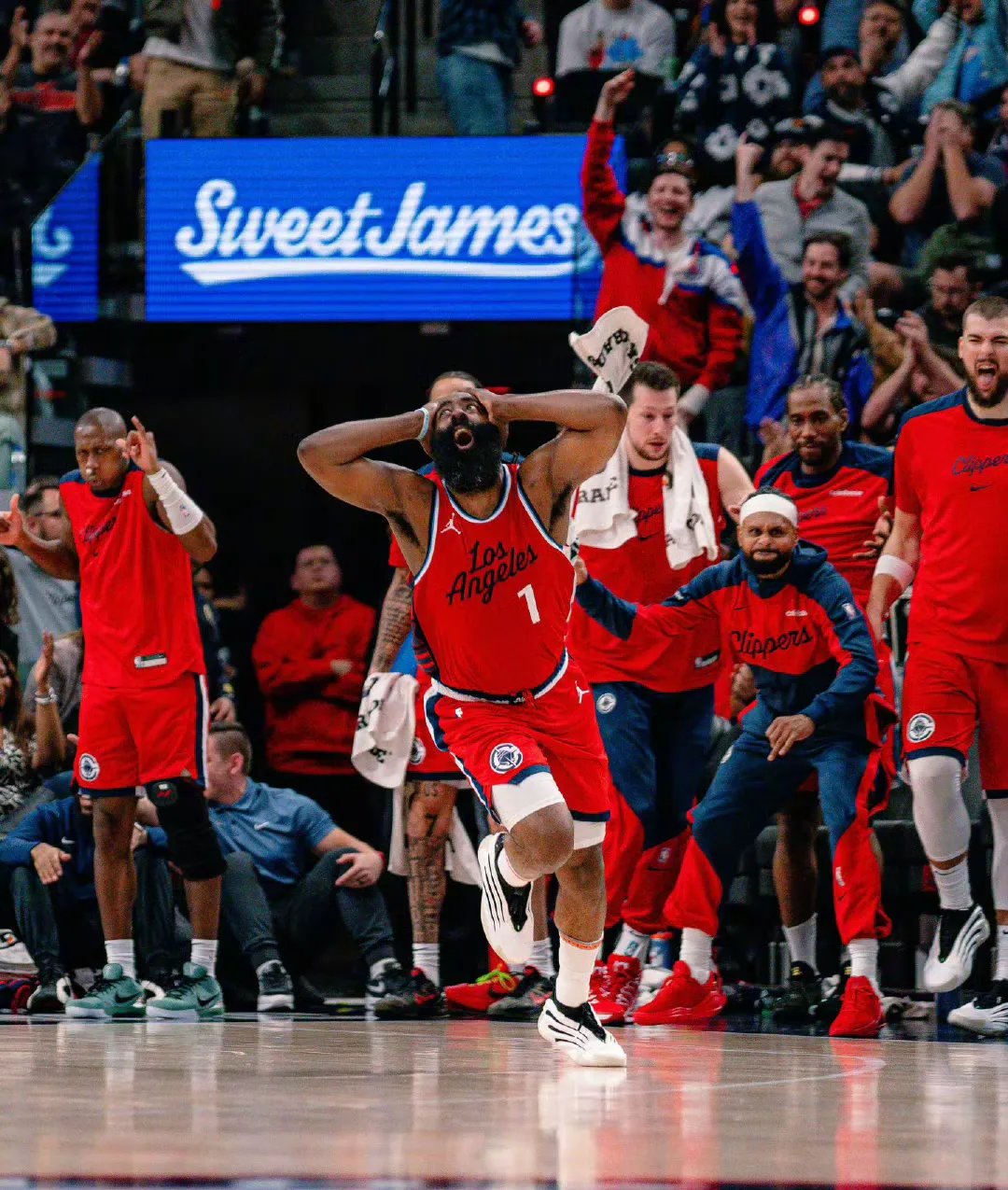 包含冲刺阶段体能课后，洛杉矶快船豪取连胜备战德国杯，态度坚定，年轻球员得到机会的词条开云中国官方网站